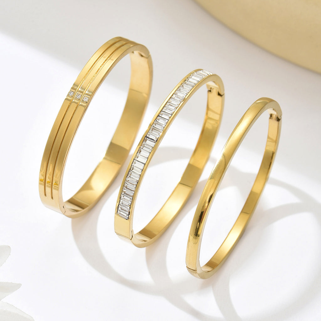 Klassischer Edelstahl-Armreif mit synthetische Diamaten