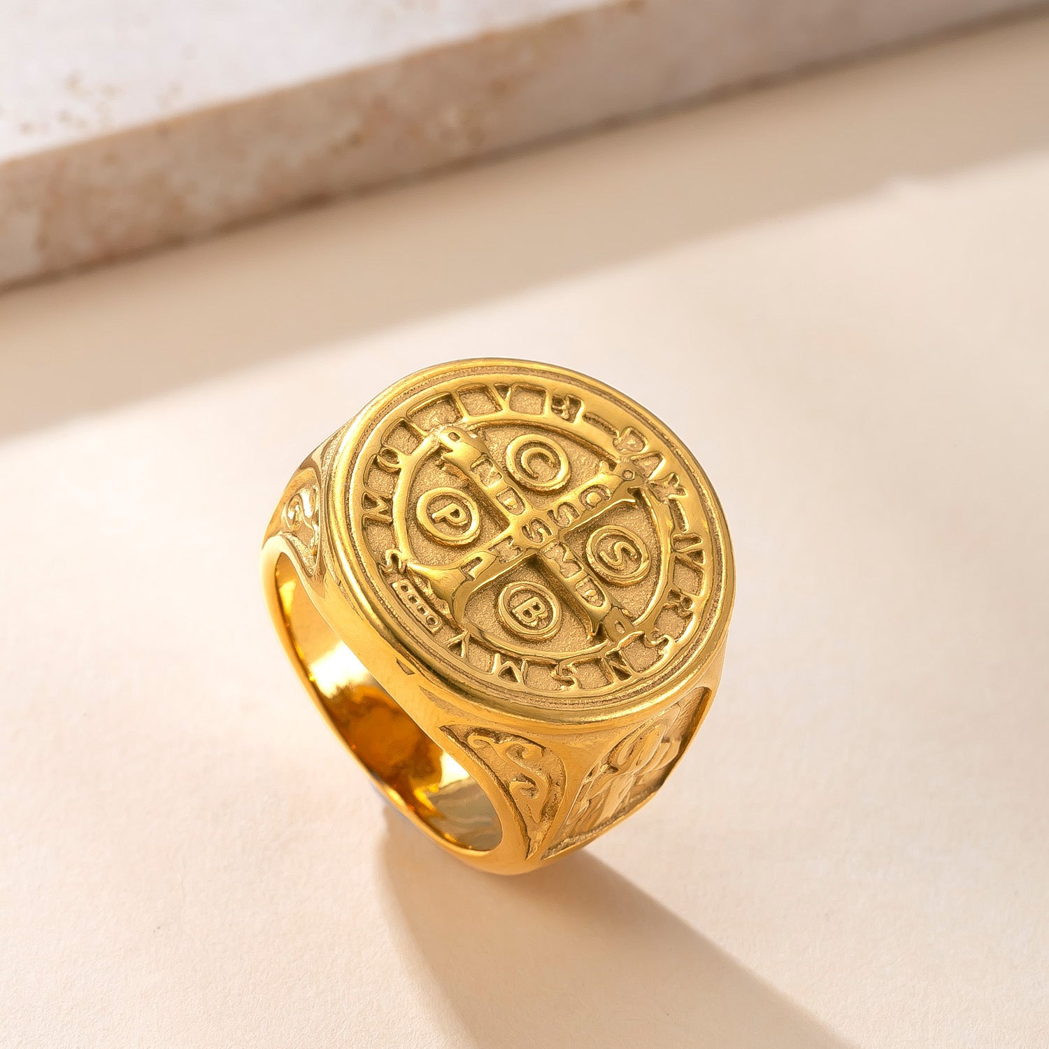 Goldener Kompass-Herrenring